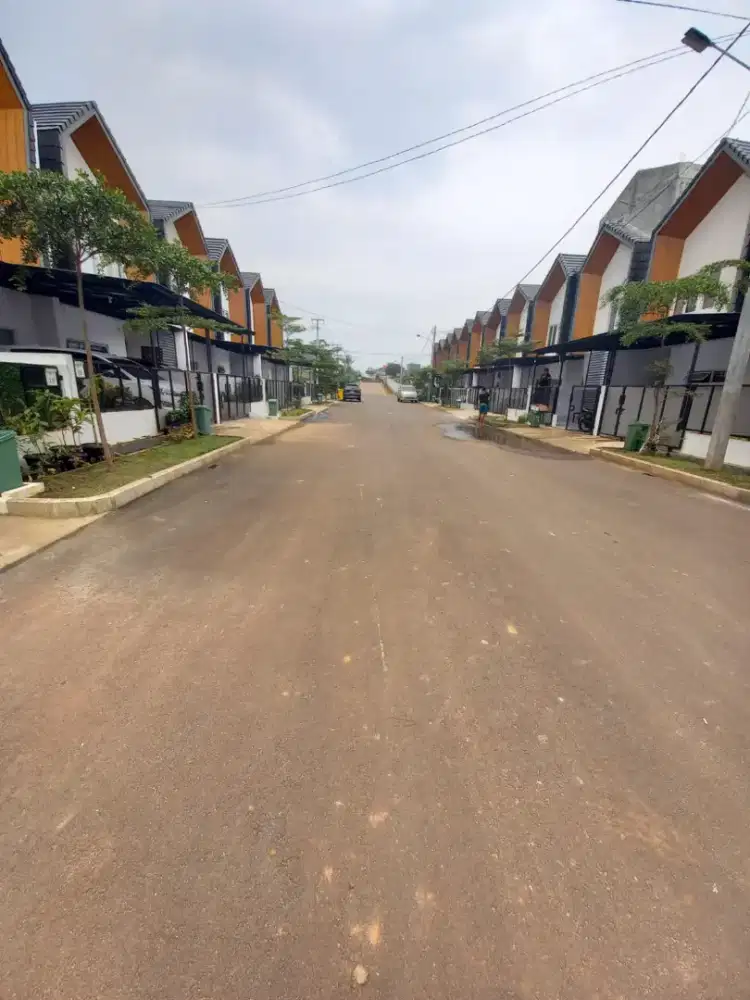 Disewakan rumah 2 lantai periode minimal 1 tahun