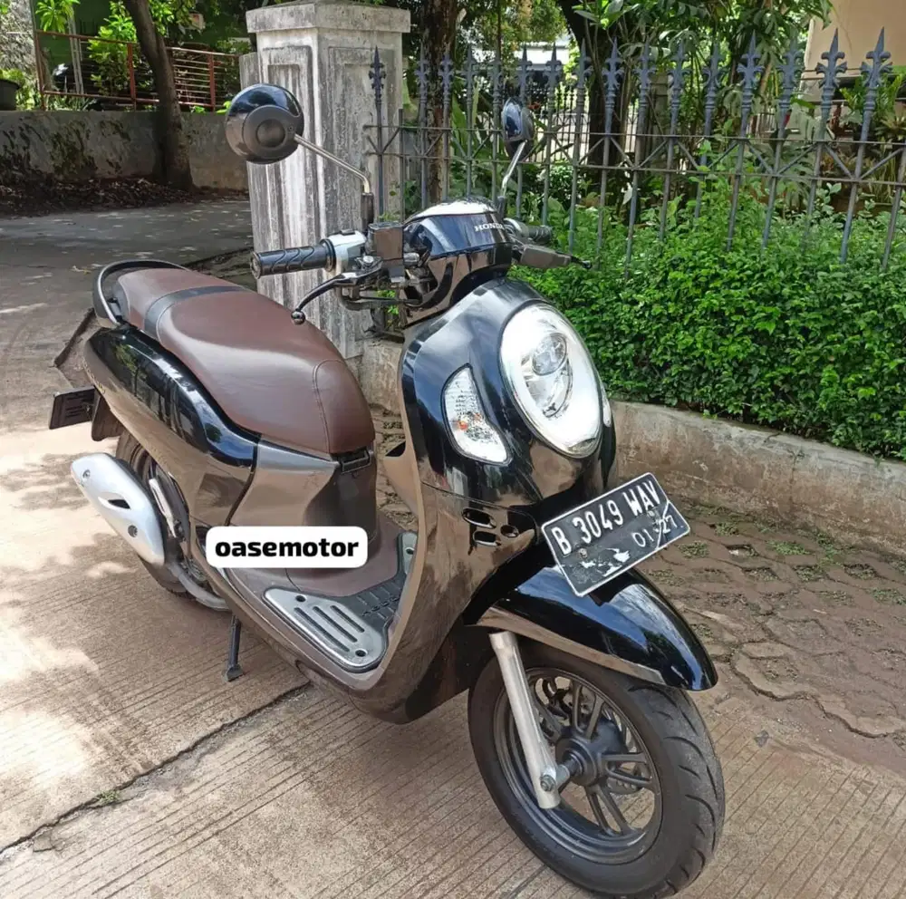 (B) Honda Scoopy Styhlist tahun 2022