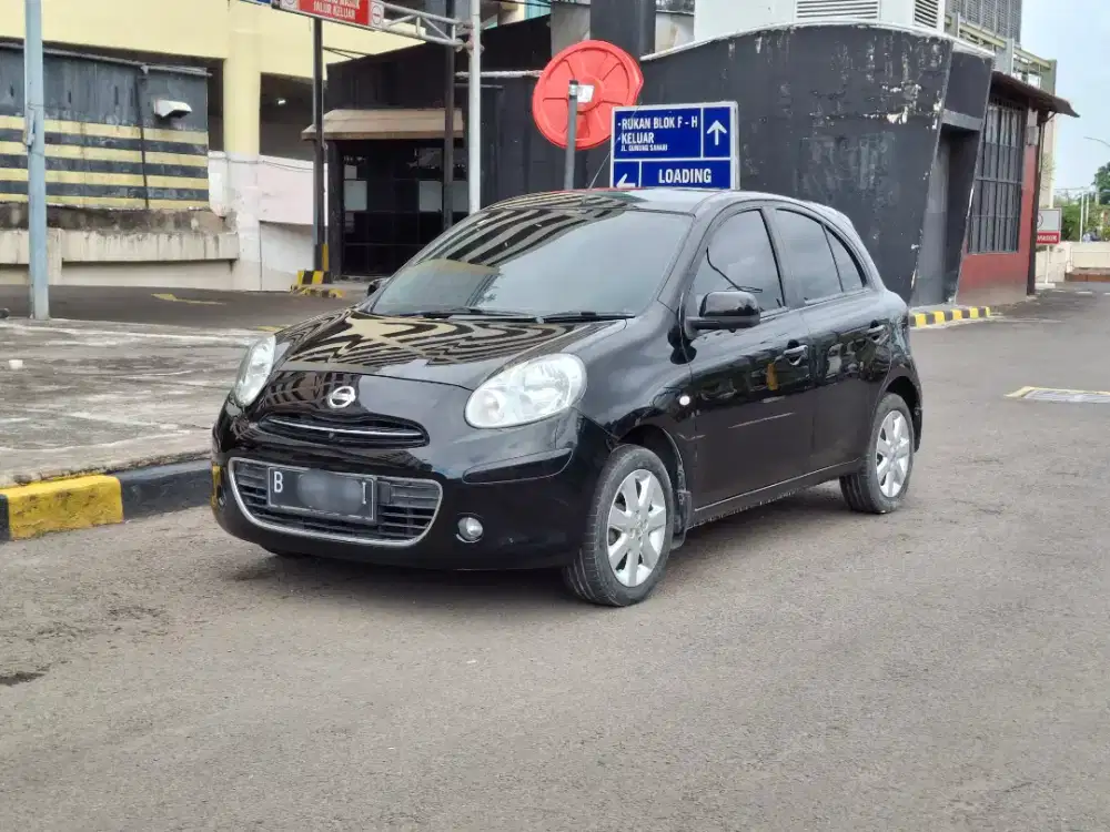 Nissan March XS 1.2cc matic thn 2011 super gress