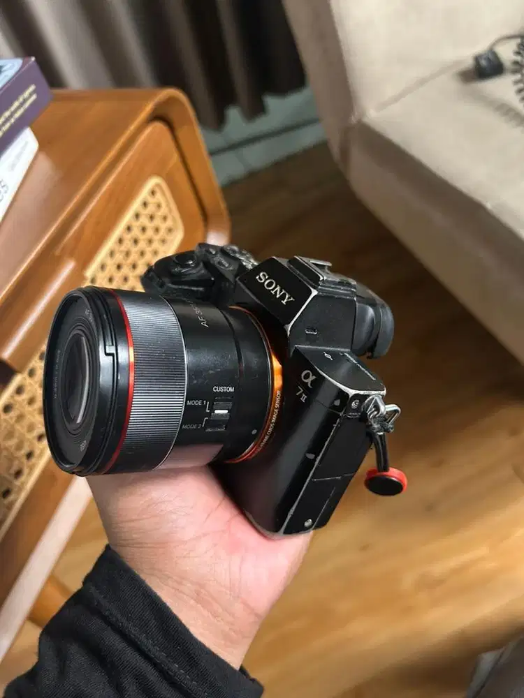 Sony a7ii & Lensa 35 mm samyang. Jual Cepat