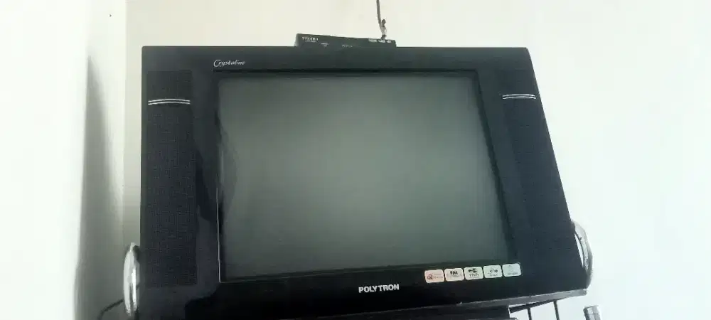 Tv slim polytron 21in fulset dengan stb