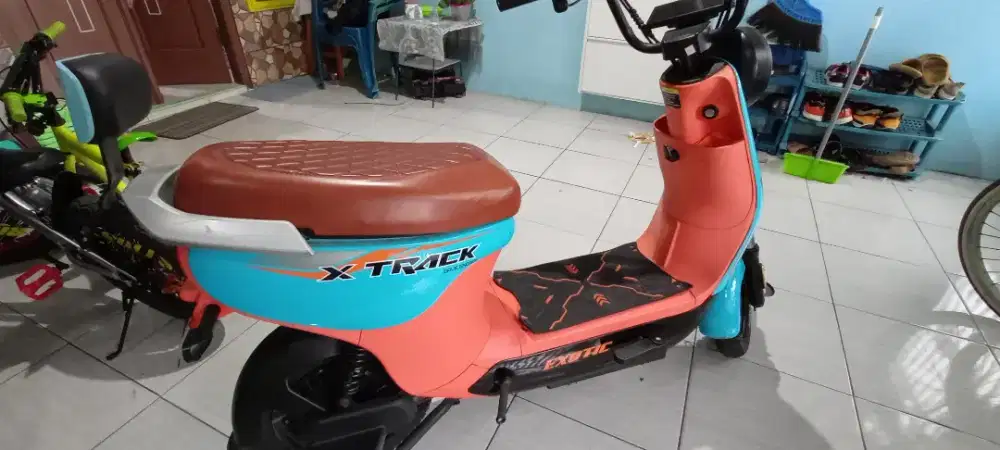 JUAL CEPAT Sepeda Listrik Exotic X-Track baru 1 tahun