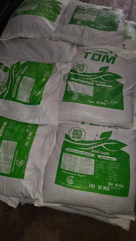 PUPUK ORGANIK PENYUBUR TANAH DAN TANAMAN