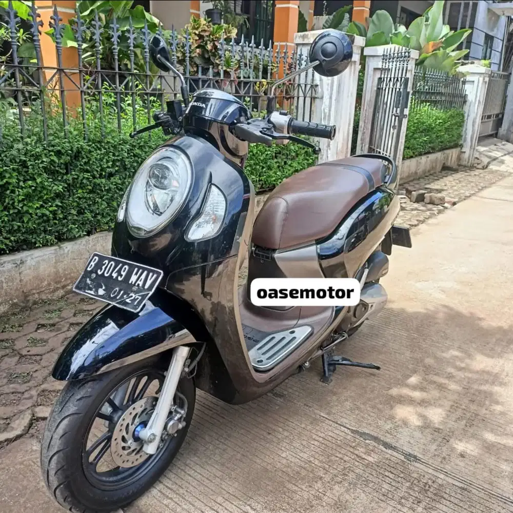 (B) Honda Scoopy Styhlist tahun 2022