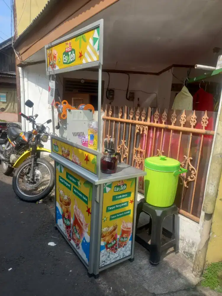 Di jual booth teh poci komplit tinggal jualan..bonus payung besar