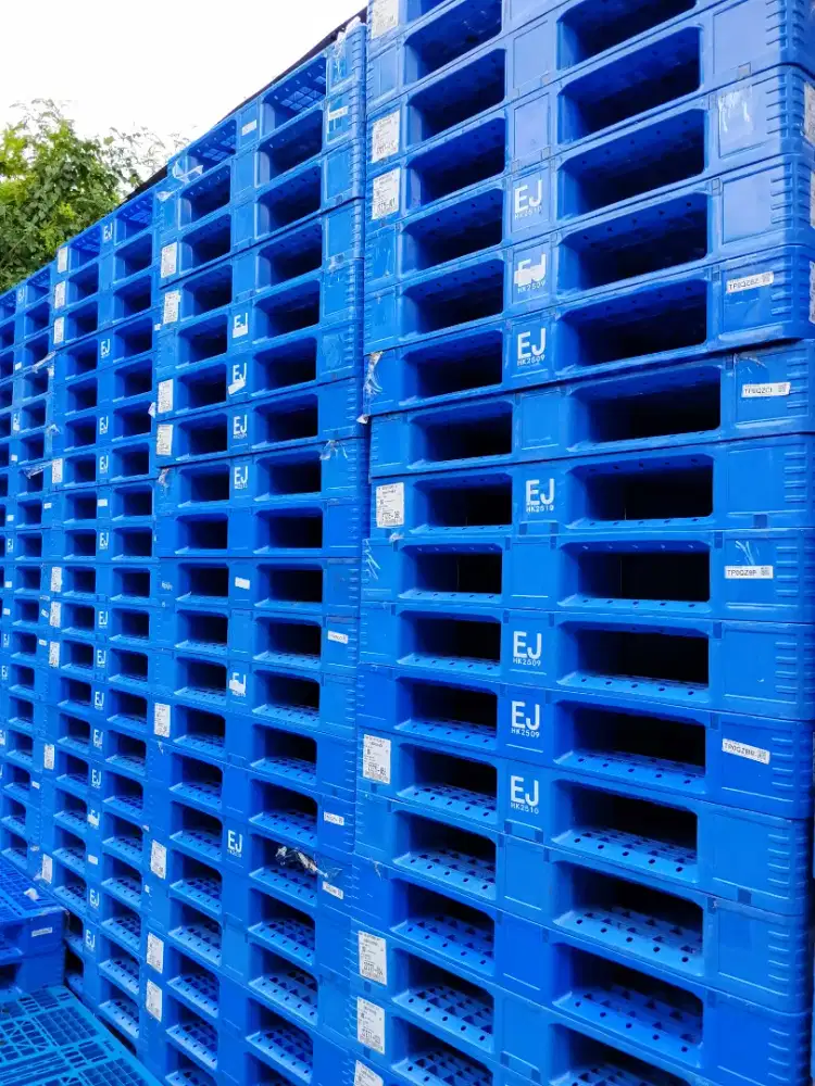 PALLET PLASTIK BEKAS SEPERTI BARU