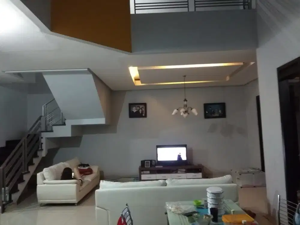 Rumah Asri Siap Pakai di Taman Kopo Indah