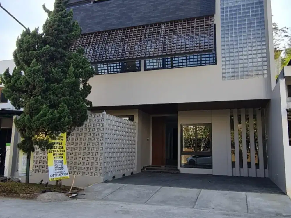 Rumah Lux ada Smart Door Lock di Setraduta Bandung Utara