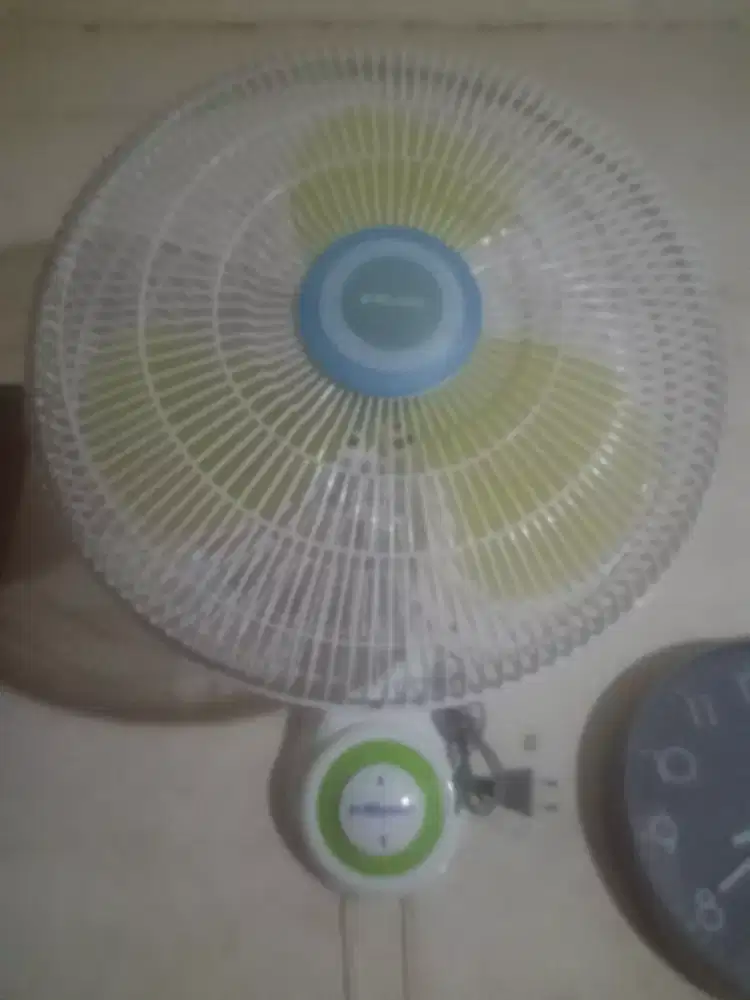 Kipas angin dinding 16 inch miyako normal siap pakai nego tipis