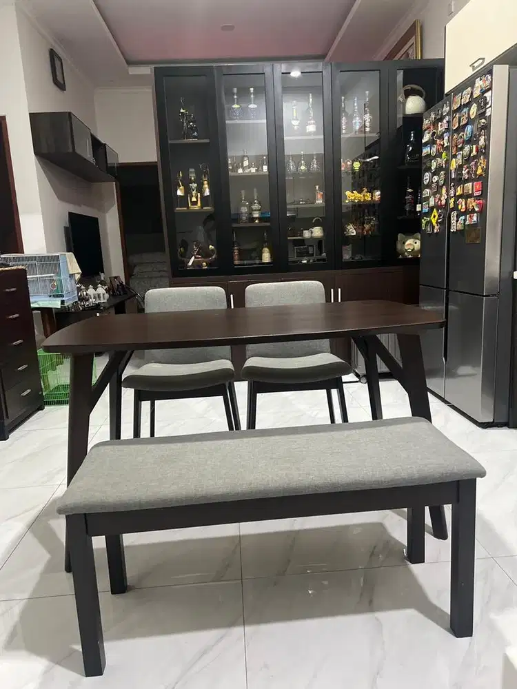 Meja Makan Seken / Bekas