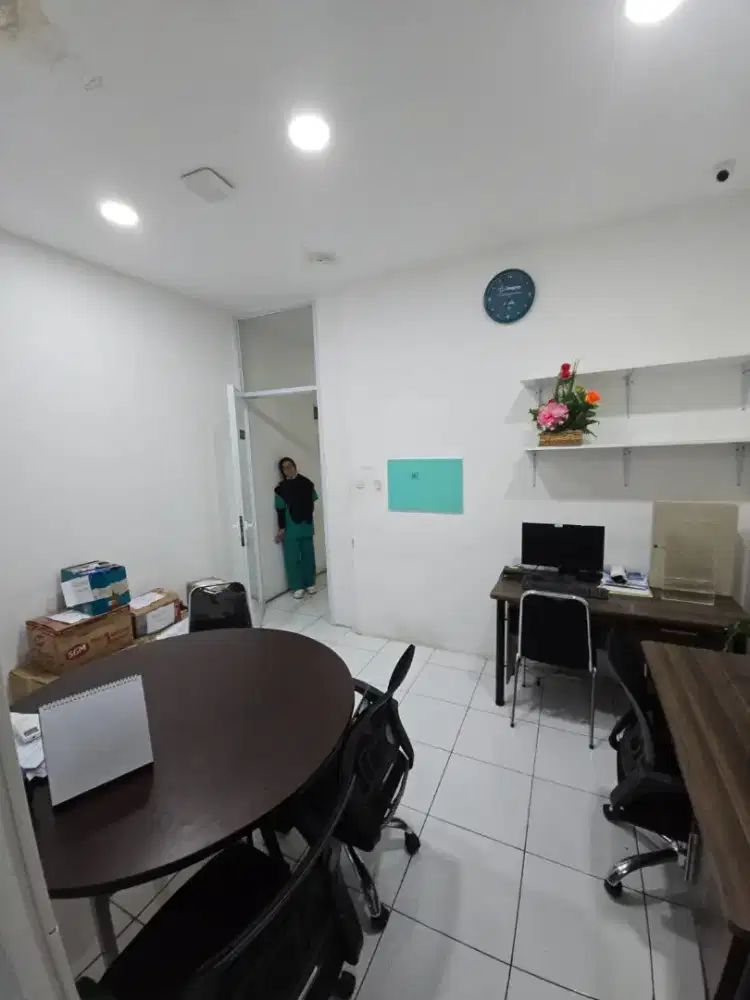 Disewakan ruko jl pros urip sumoharjo 4.5x13 3lt.posisi strstegis