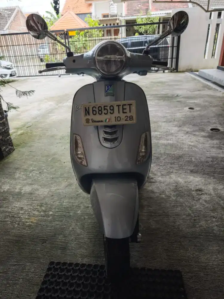 Vespa LX125 2023 like new