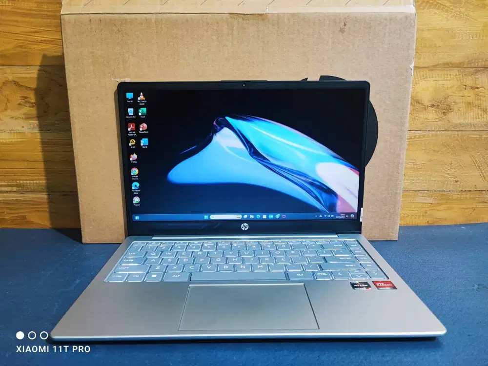 HP 14-em0014AU Ryzen 3-7320U RAM 8GB DDR5 SSD 512GB Garansi 2027