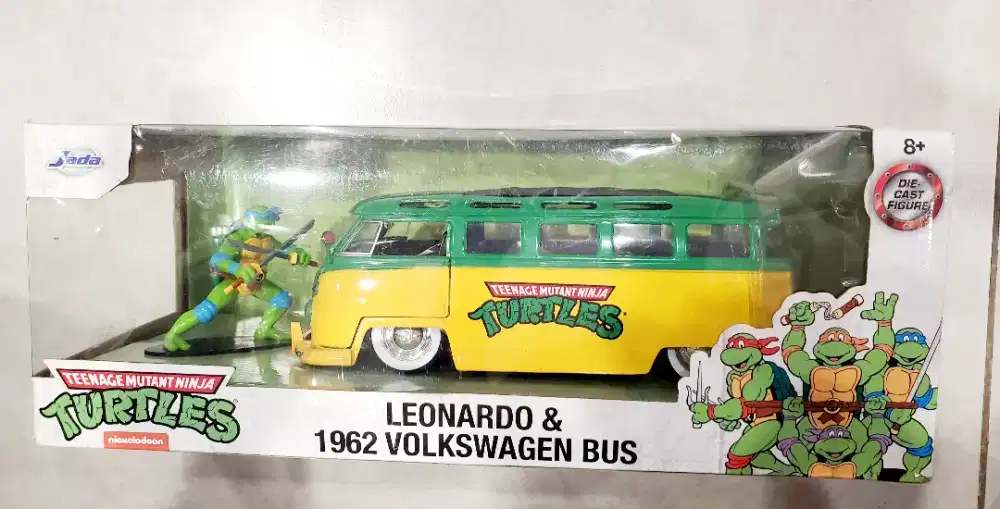 Jada Movie Ninja Turtle 1/24 Volkswagen 1962 Bus & Leonardo