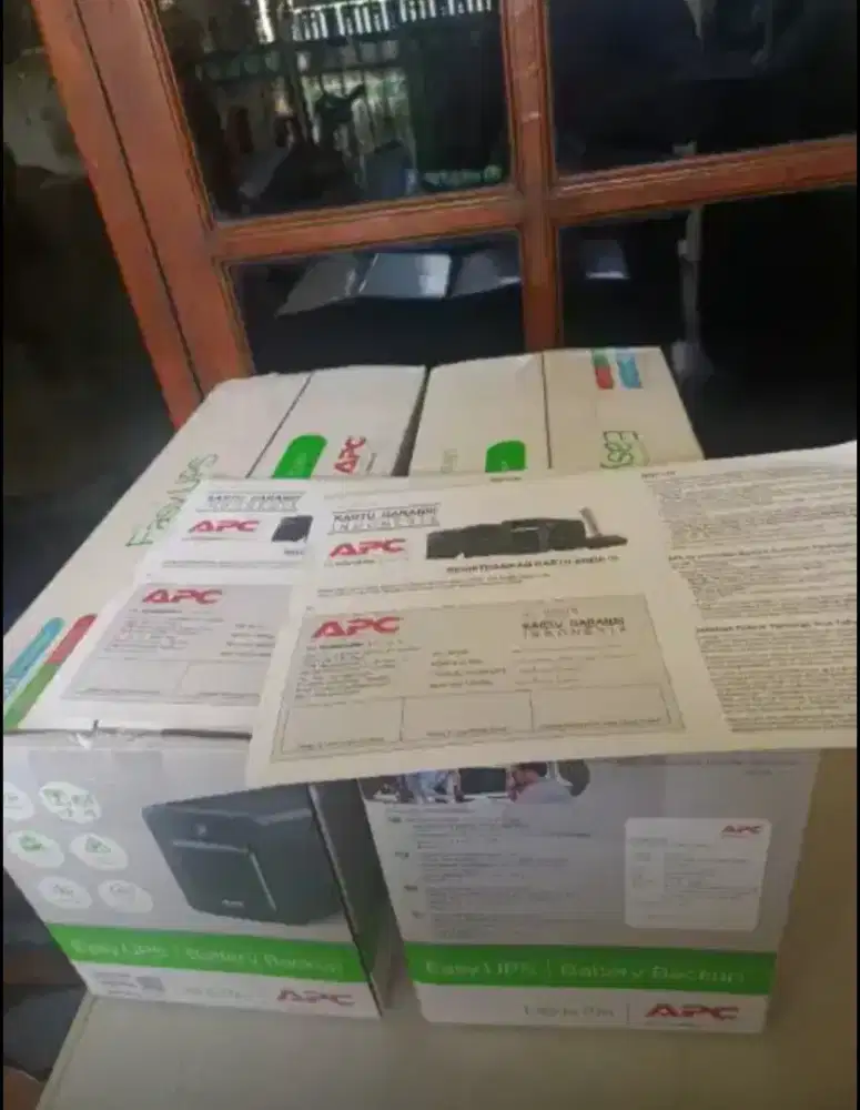 Jual UPS APC 900VA 450 watt