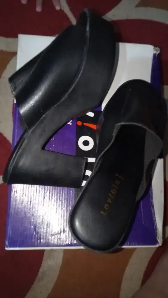 Di jual cepat, sepatu cantik hak tinggi warna hitam