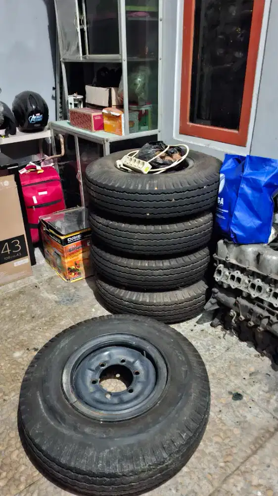 DIJUAL! Velg+Ban Mitsubishi Canter/Colt Diesel FE 71