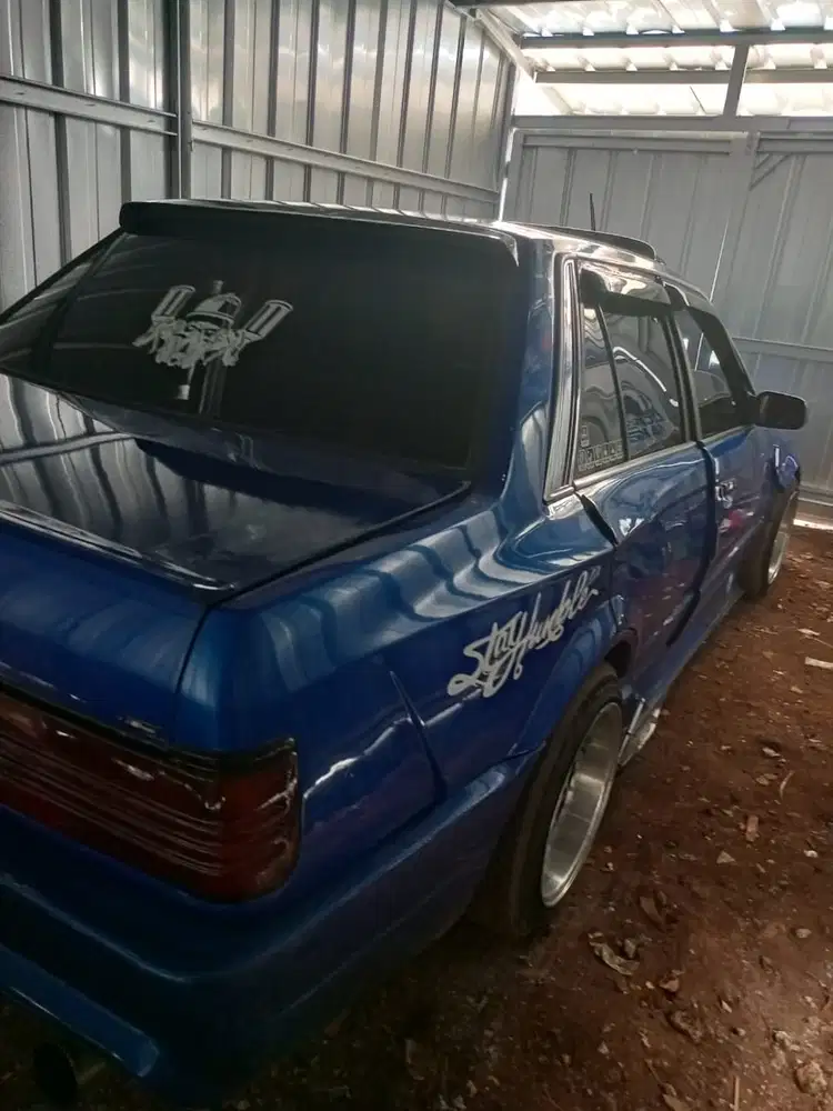 Ford laser 1989 Bensin