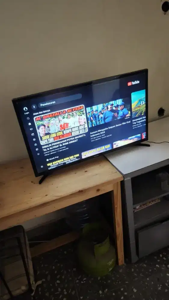 Samsung Smart tv 32 inch ua32n4300ak rusak