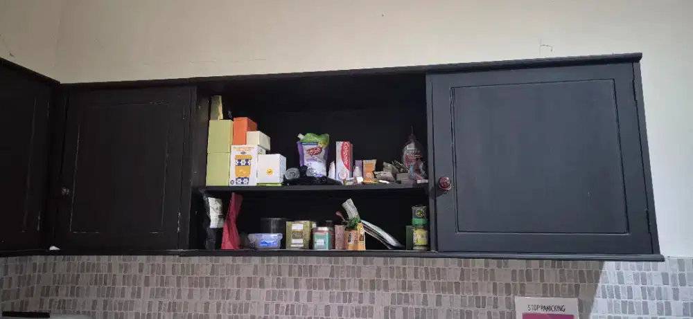 Dijual lemari kayu untuk dapur (kitchen set)