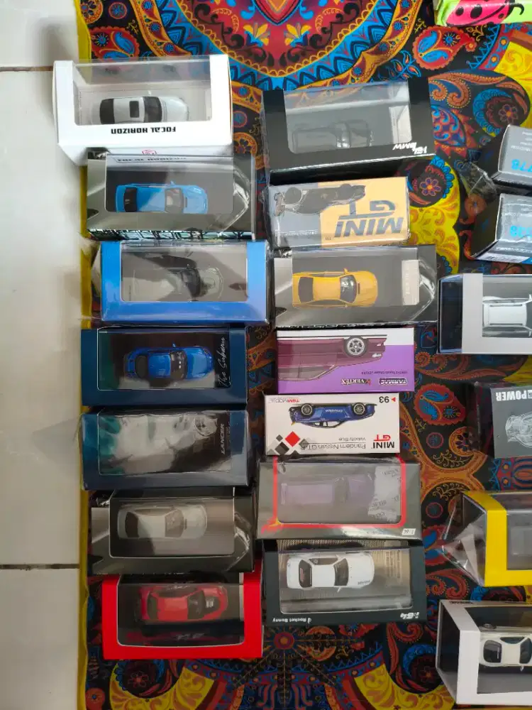 Dicari borongan hotwheels dan miniscale
