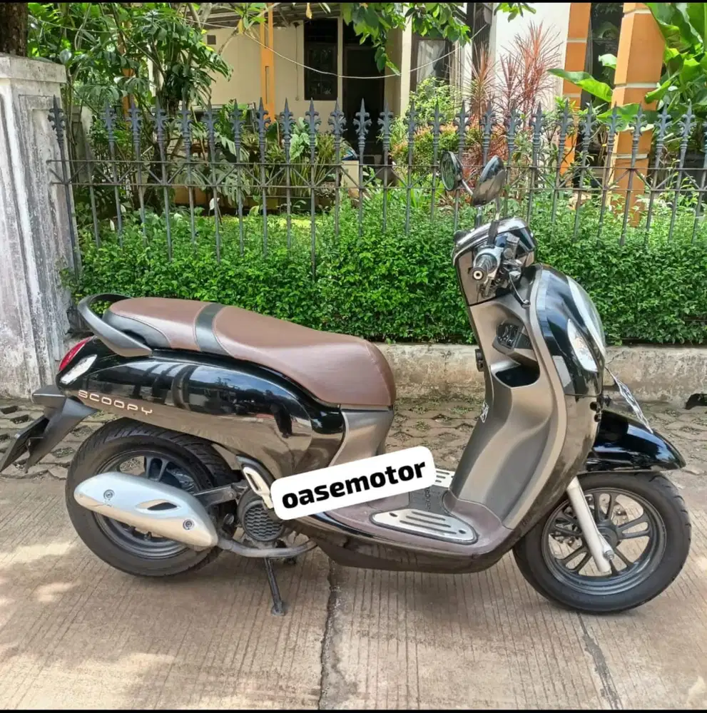 (B) Honda Scoopy Styhlist tahun 2022