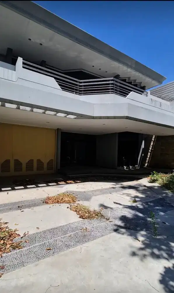 DISEWAKAN BANGUNAN KOMERSIAL LOKASI PREMIUM DEKAT TP,, BASUKI RACHMAT