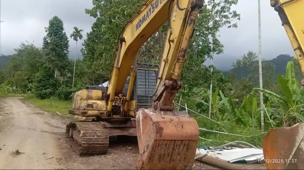 DIJUAL CEPAT 3 UNIT ALAT BERAT (EXCAVATOR, BULDOZER DAN VIBRO ROLLER).