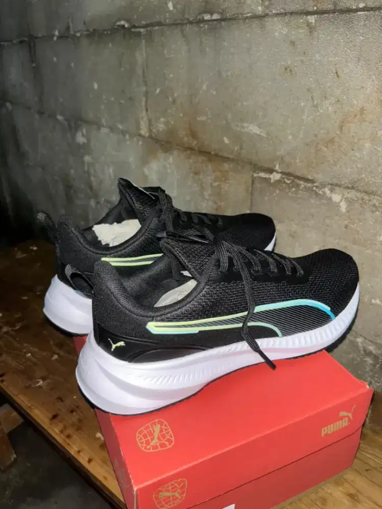Sepatu Puma Flyer lite 3