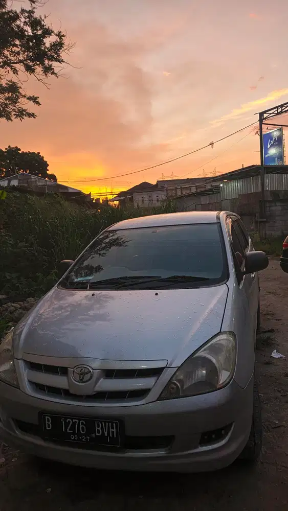 Toyota Kijang Innova 2006 Bensin