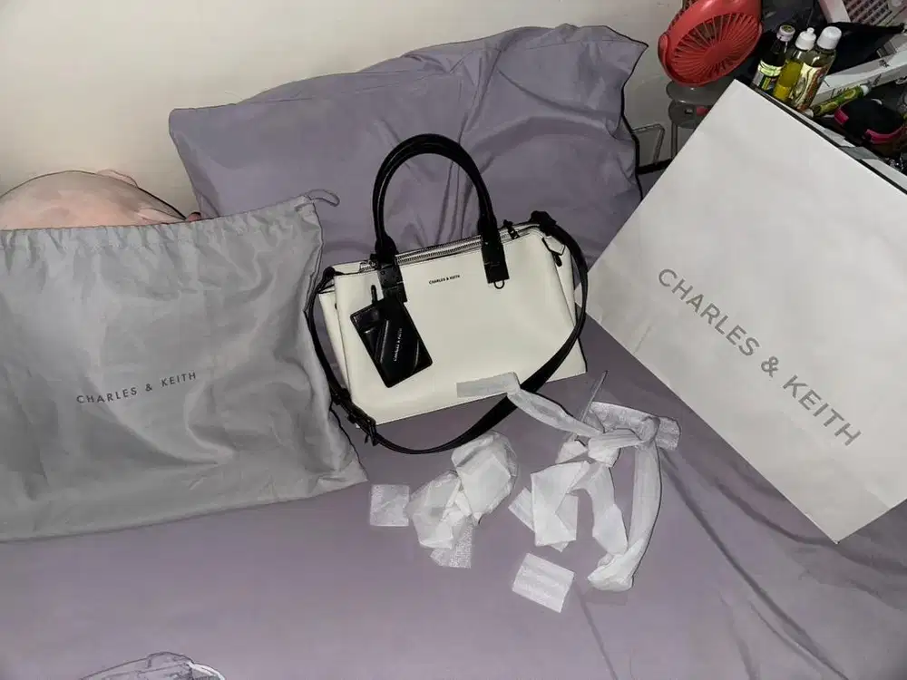 PRELOVED TAS LIKE NEW