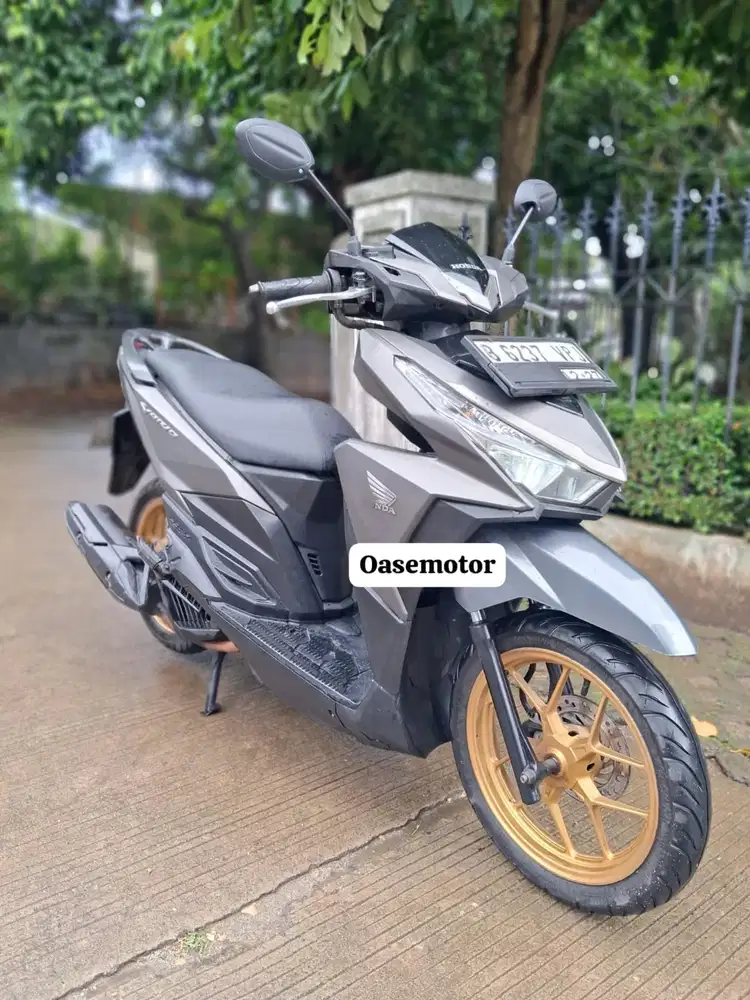(B) Honda Vario 150 ISS tahun 2017