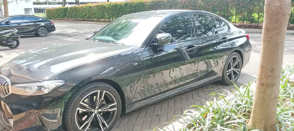 BMW 320i 2023 Bensin