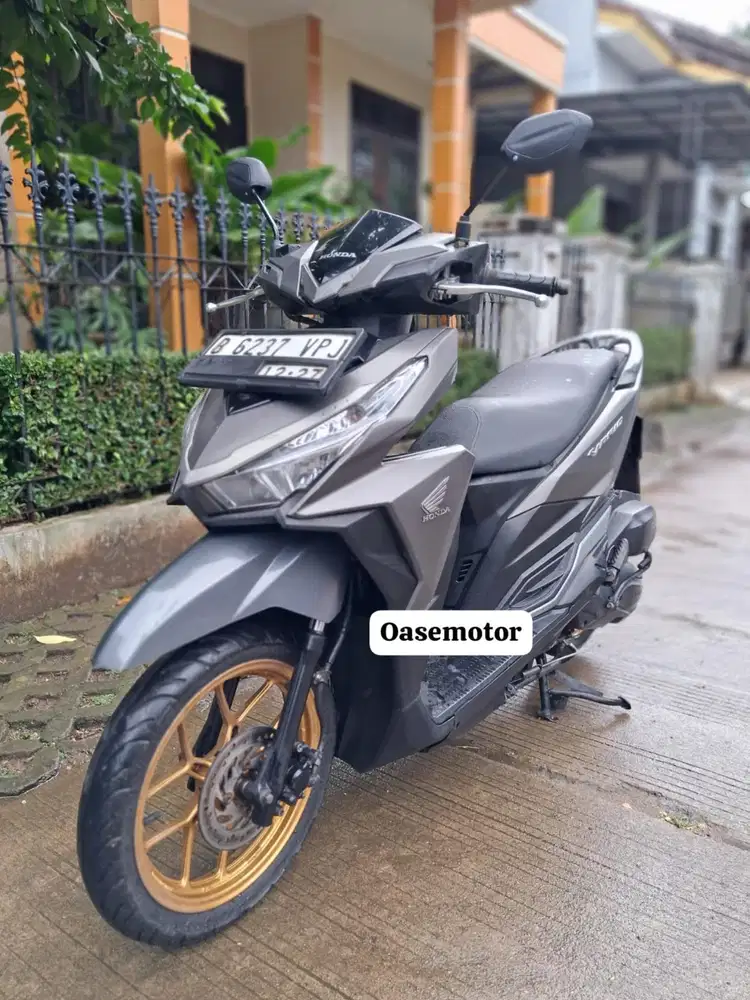 (B) Honda Vario 150 ISS tahun 2017