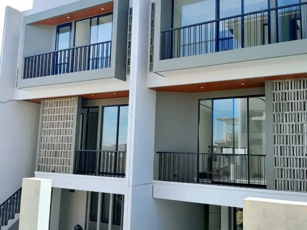 rumah siap huni dinding bata merah, lokasi dekat jalan raya jagakarsa