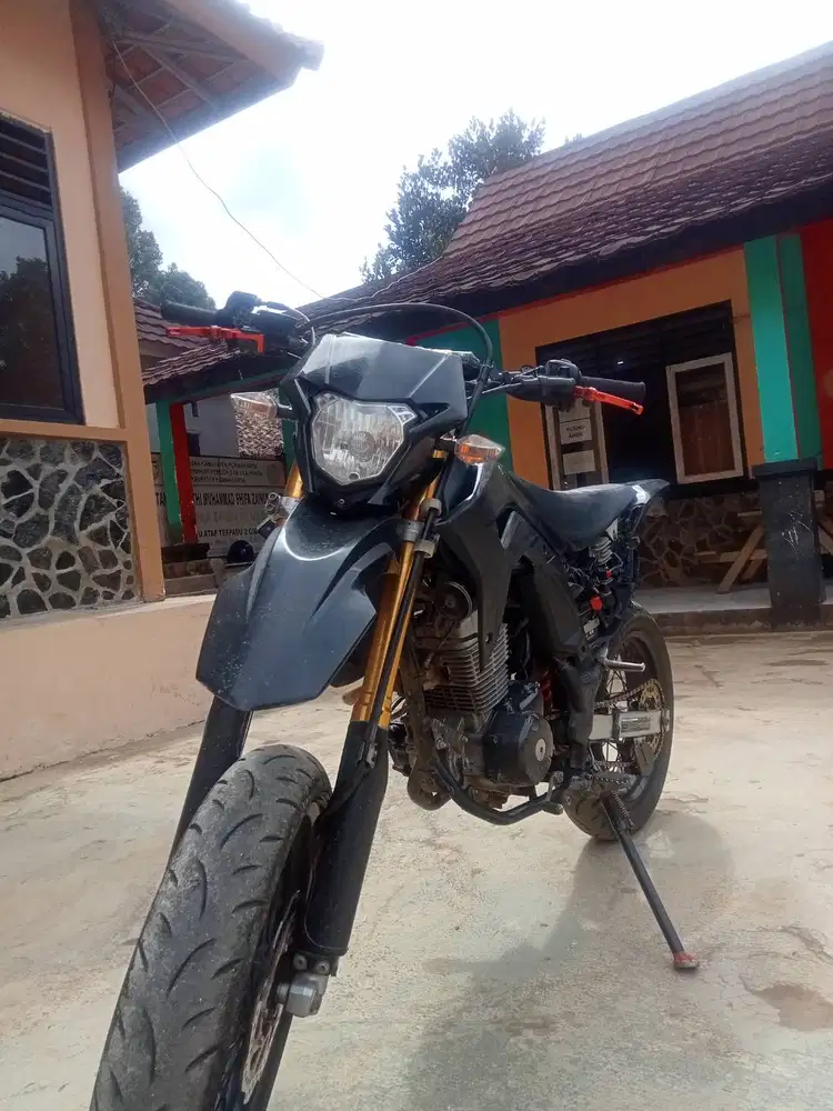 CRF 150 tahun 2022 Tangan Pertama ( surat-surat atas nama artis )