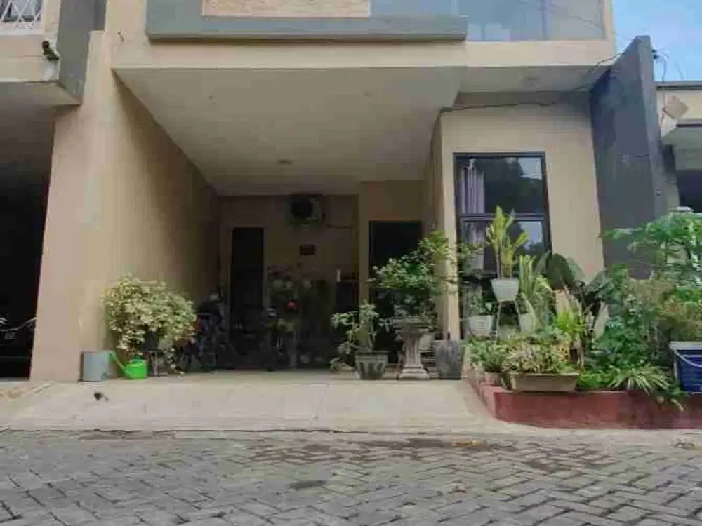 Dijual Rmh 2LT Dekat Citraland Sby Barat