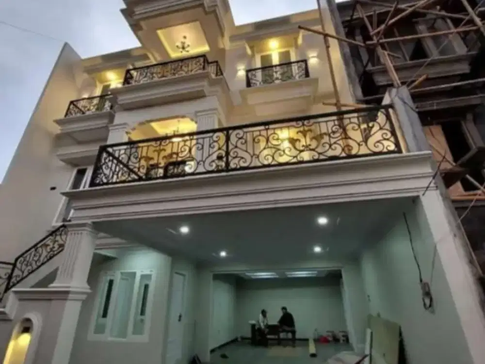 Dijual  Rumah Murah Siap Huni 3 Lantai Di Durian Jagakarsa
