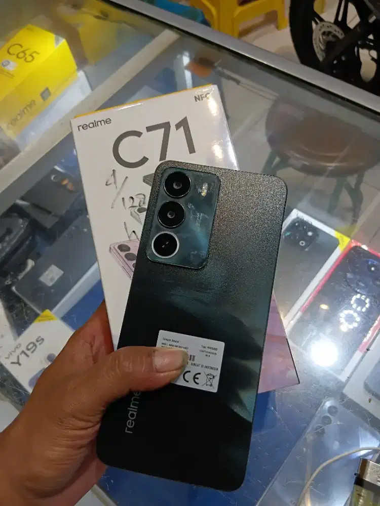 realme c71 ram4+4/128gb fullset bergaransi