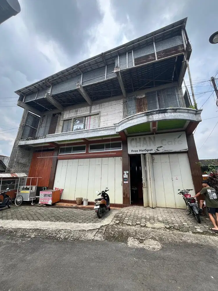 Dijual Rumah/Gudang/Tempat Usaha lokasi sangat strategis di Baturaden