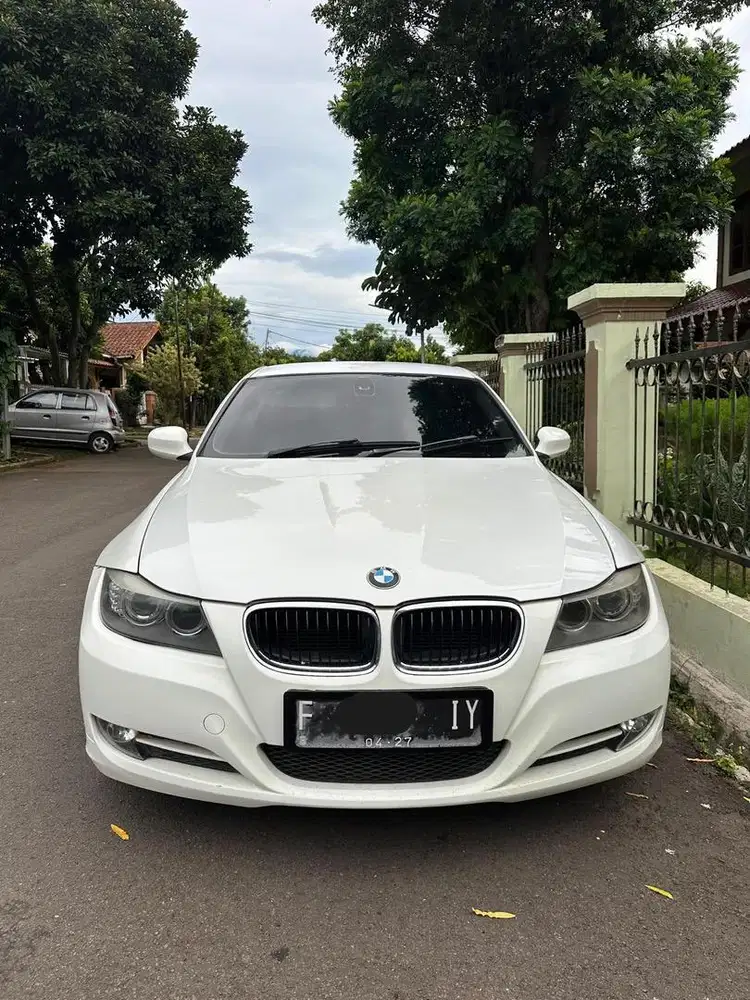 BMW 320i 2012 Bensin