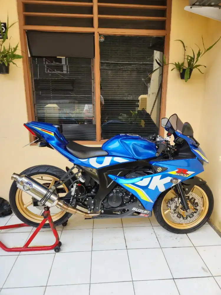 Suzuki GSX R 150 2017 Biru