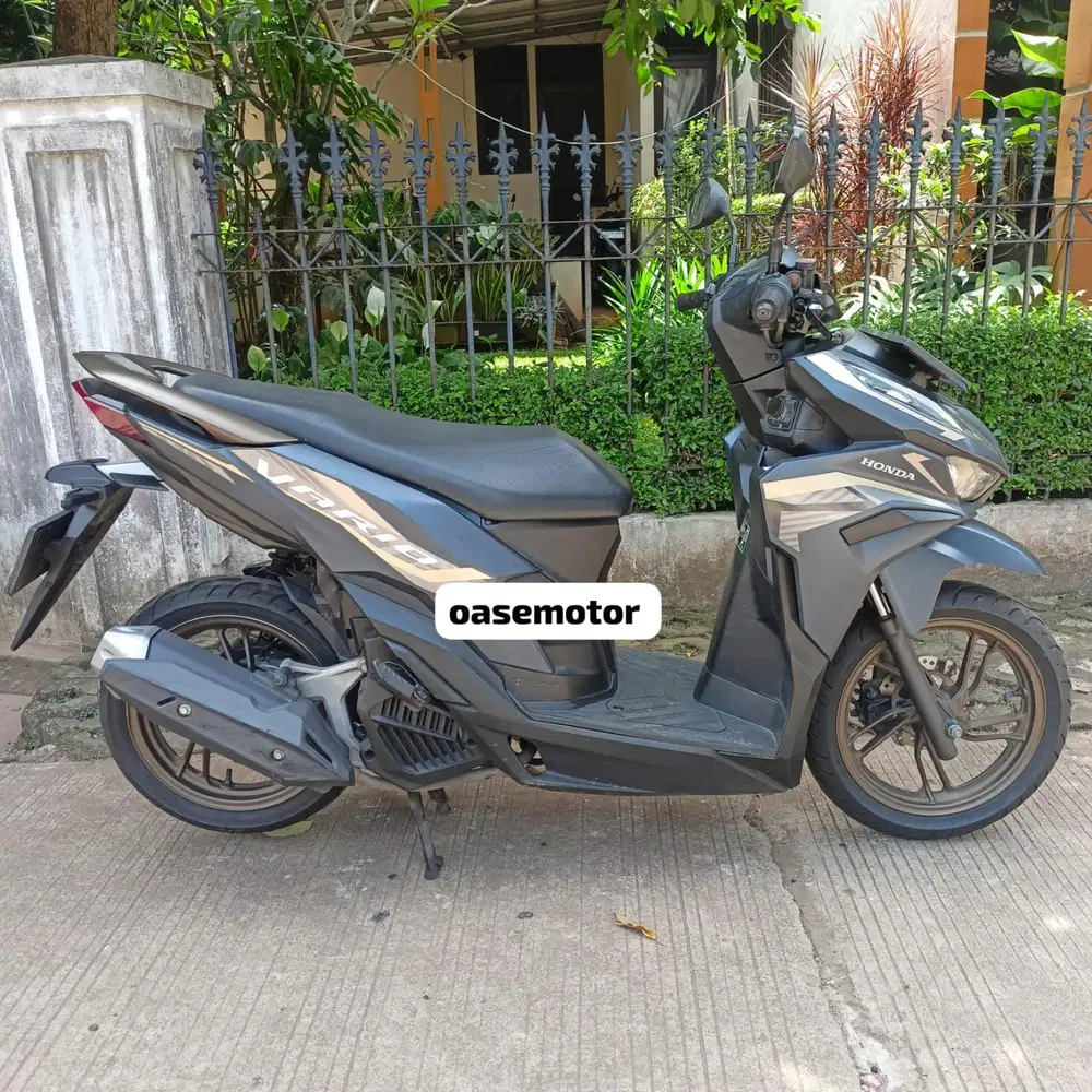 (B) Honda Vario 125 CBSISS keyless tahun 2022