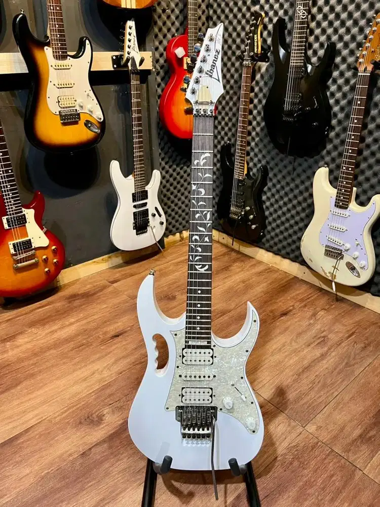 IBANEZ JEM 555 WH STEVE VAI SIGNATURE WHITE