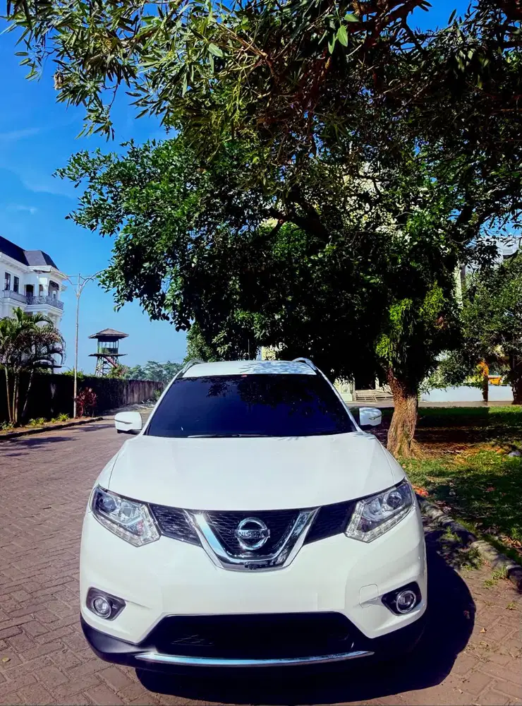 Nissan X-Trail 2.5 AT (2017)