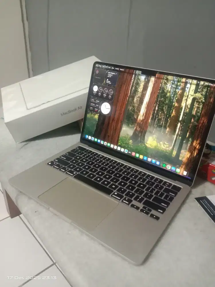 MacBook air 2 16/258 2025