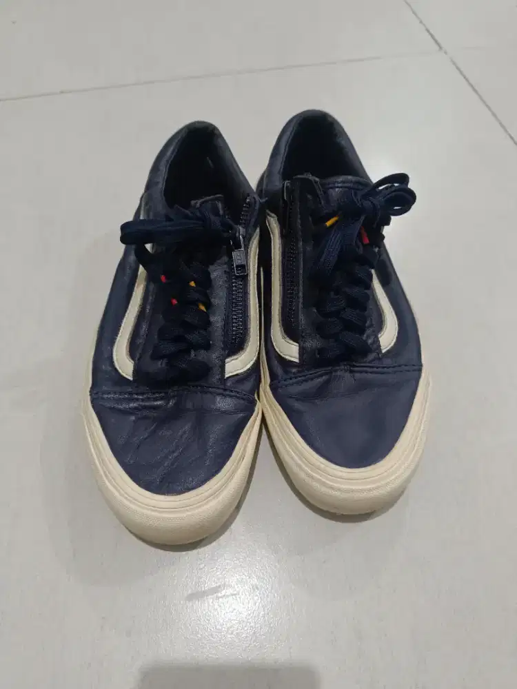 Sepatu Vans Kulit