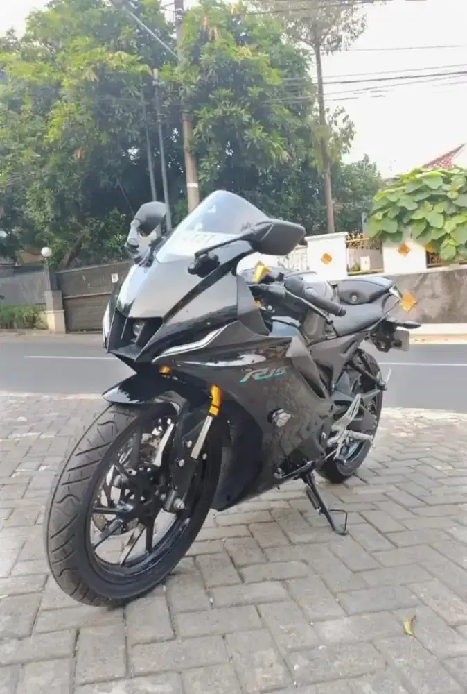 R15 V4 HITAM TH 2022, DP 500 RIBU