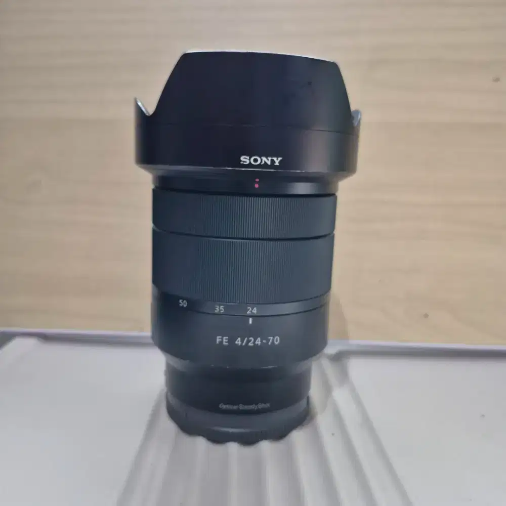Lensa sony fe 24-70 f4 zeiss normal