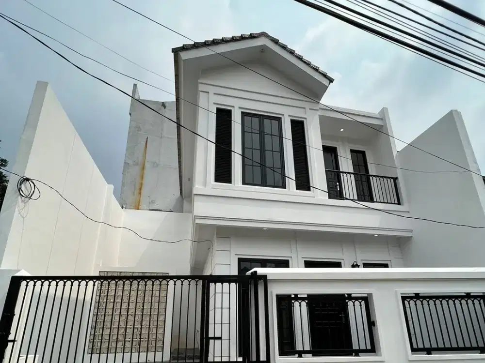 Disewakan Rumah Baru 2 lantai siap Huni di Utan Kayu, Jakarta Timur